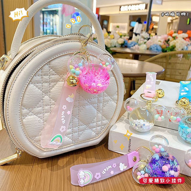 Llavero de Mickey Mouse con copo de nieve luminoso de dibujos animados para mujer, colgante de mochila exquisito y lindo, llavero para bolso de pareja.