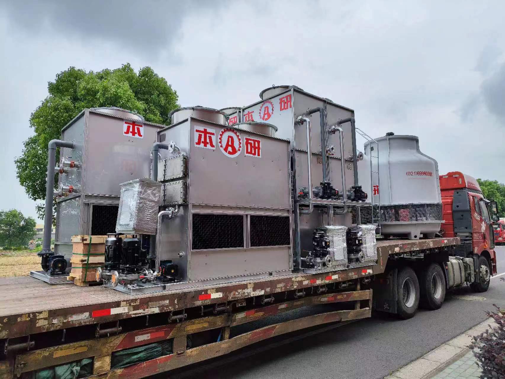 闭式逆流本研冷却塔全钢镀锌钢材料静音型水塔交钥匙工程