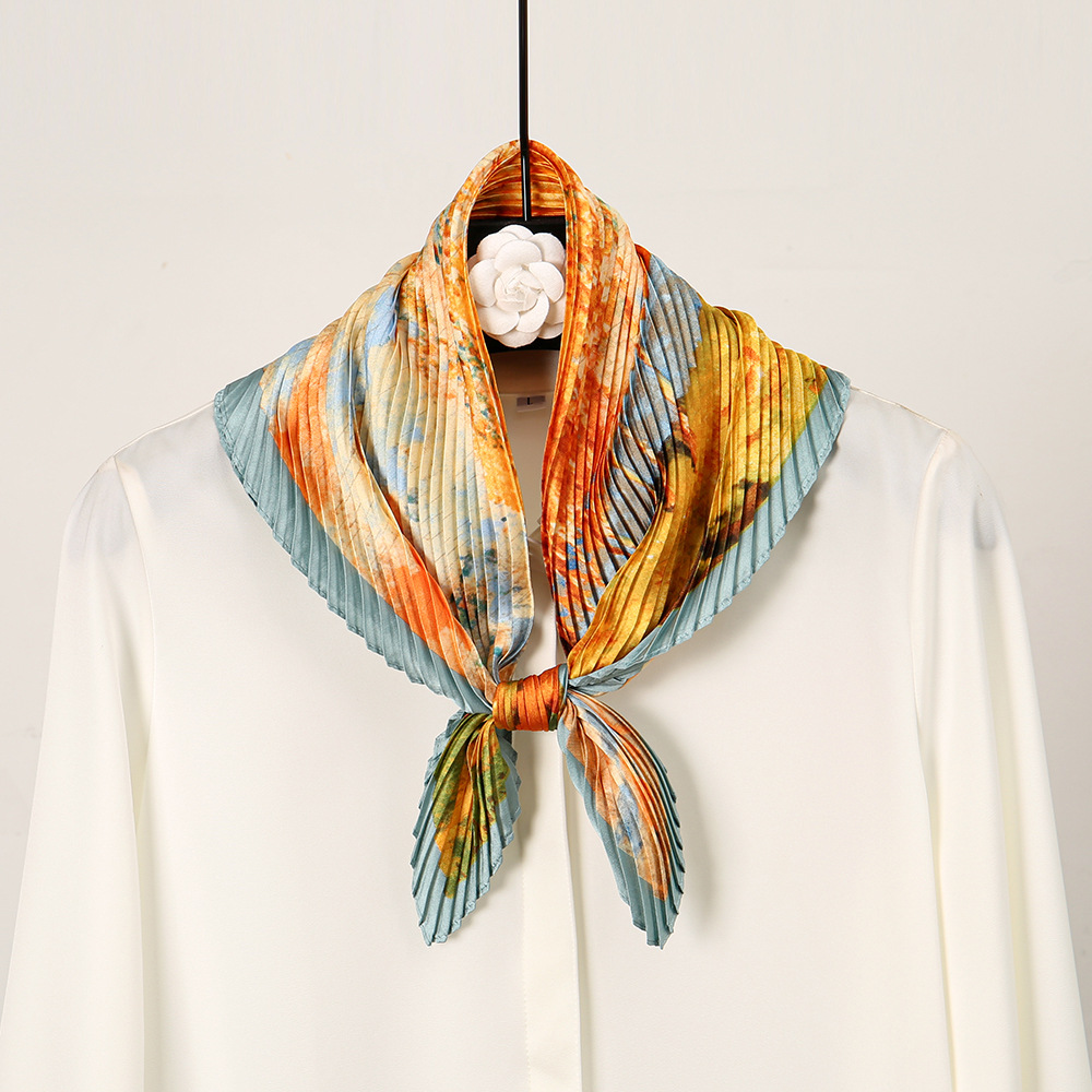 Trendy Cool Design Sense 70 Bufanda de seda arrugada Bufanda cuadrada pequeña Bufanda profesional de alta calidad sin colisión Bufanda plisada al por mayor