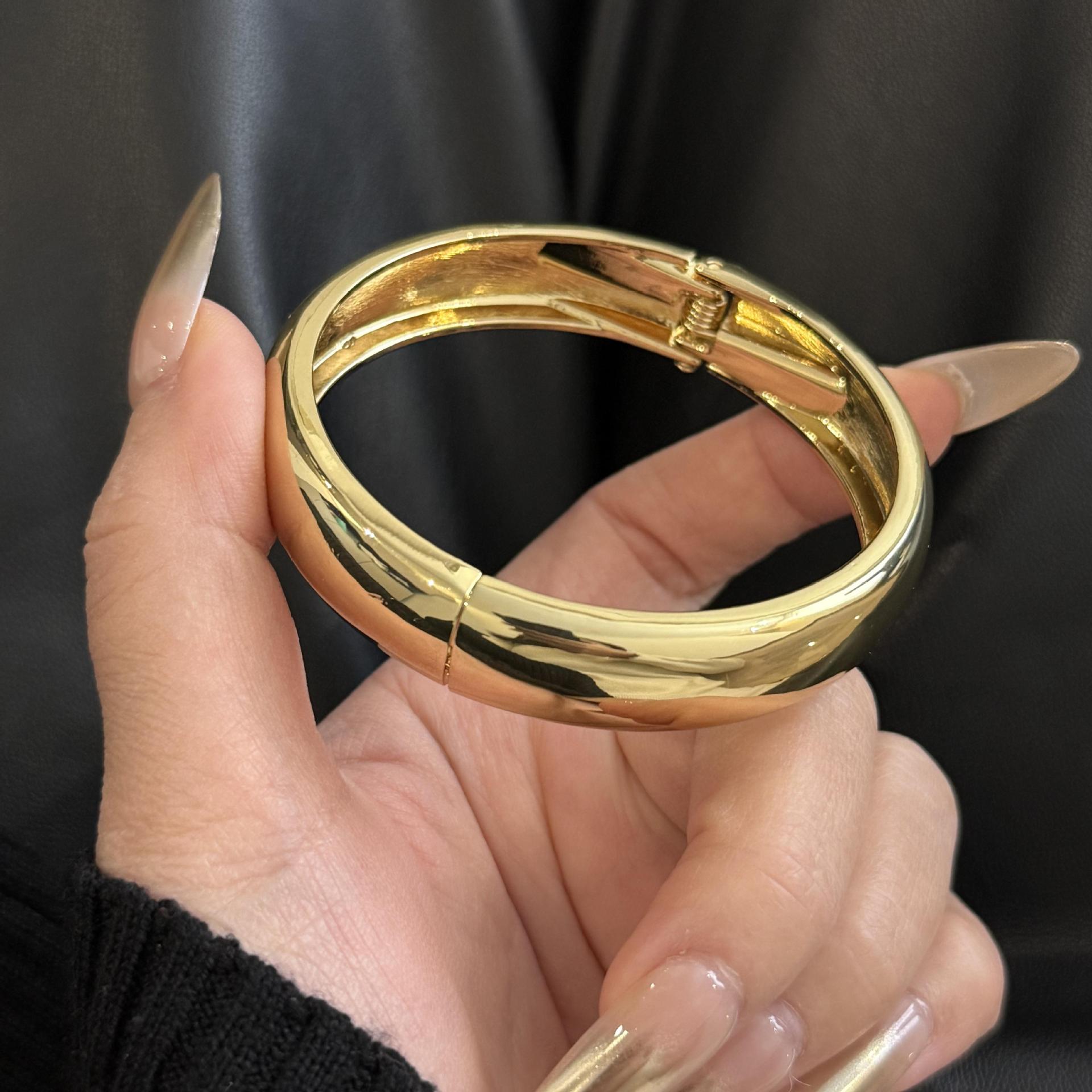 新款个性欧美高级光面简约手镯时尚百搭潮流圆形环状环保合金手镯