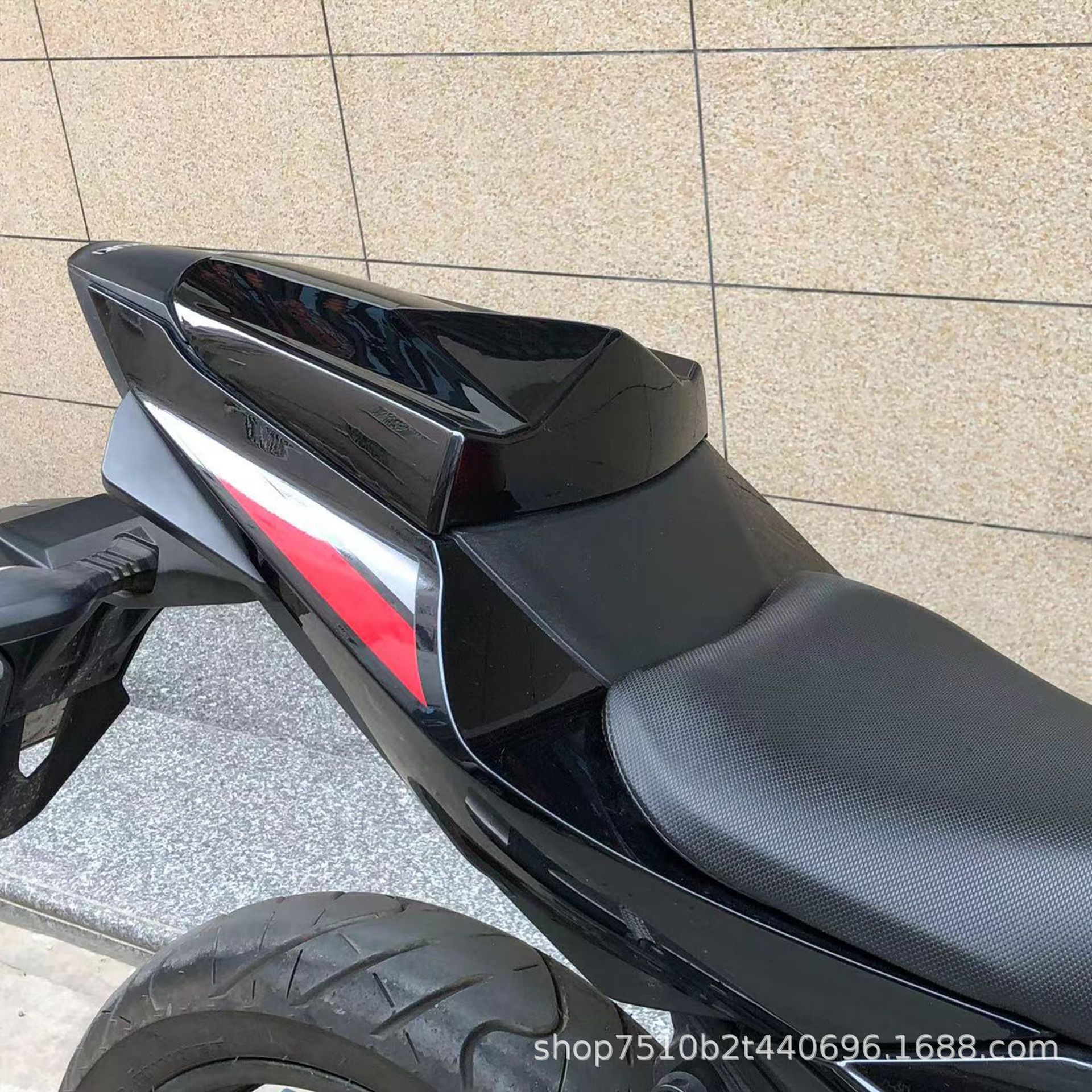 Suitable for Suzuki Gsx250/Gsx250R Modified Rear Hump Rear Tail Cover 3Rd Generation Rear Hump from 21 to 26 Years