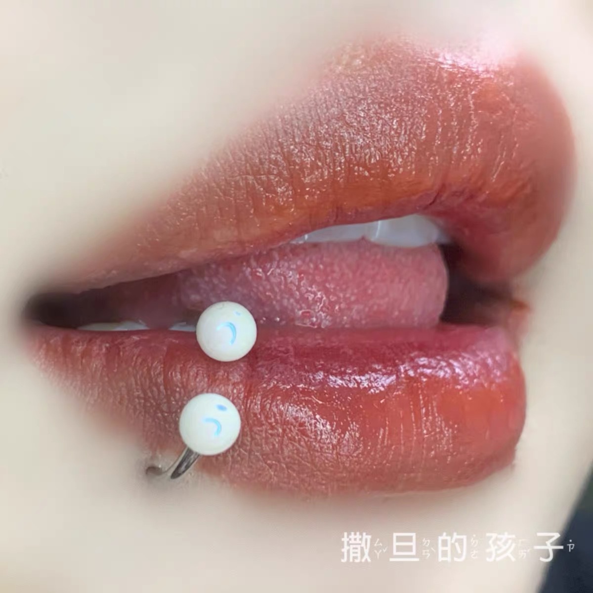 Pointed labret stud close-up product detail
