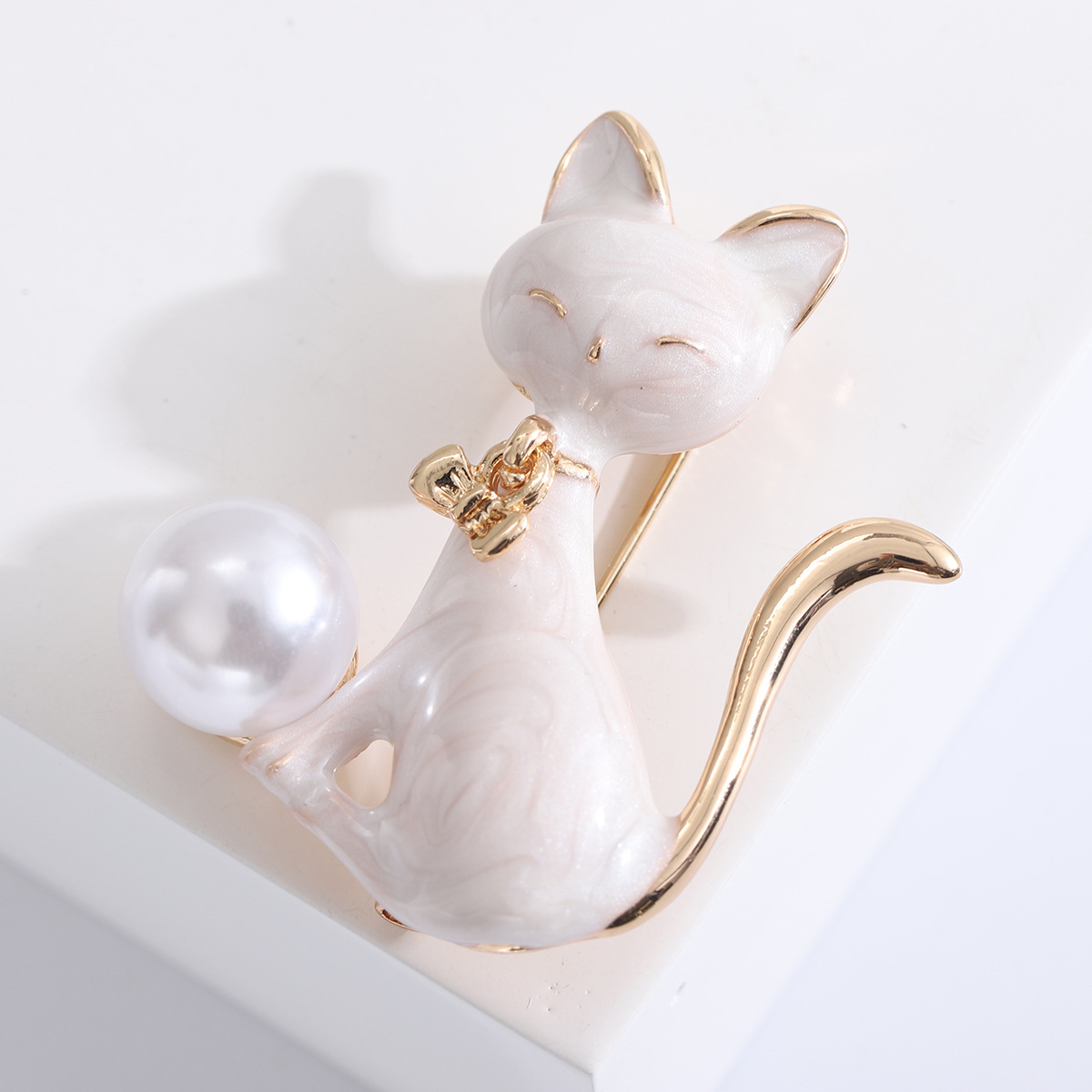 Enamel, Inlay Design Cute Pin Cat Alloy Enamel Inlay Pearl Women's Brooches