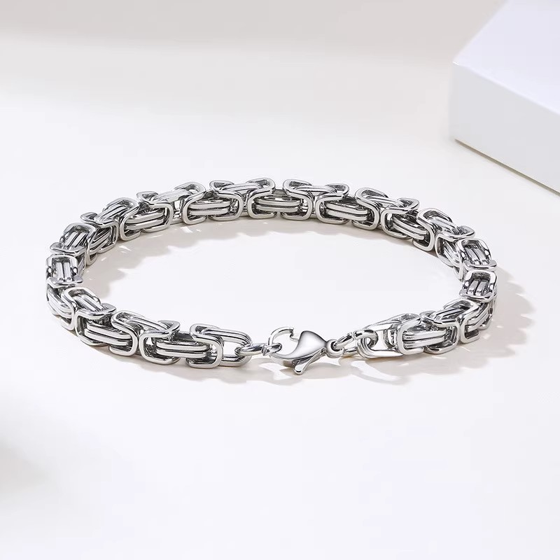 reveal His Soul. Gift Him The Iconic Cuban Chain. Pair It With A Pendant - This Is Not Just Jewelry, But A Symbol Of Confidence, Heritage, And The Uni_voghion.com