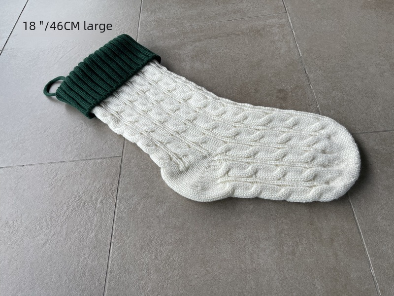 sac cadeau de Noël tricoté chaussettes décoratives en peluche chaussettes de Noël en laine couleur assortie petit sac cadeau torsadé de 8 mots_voghion.com