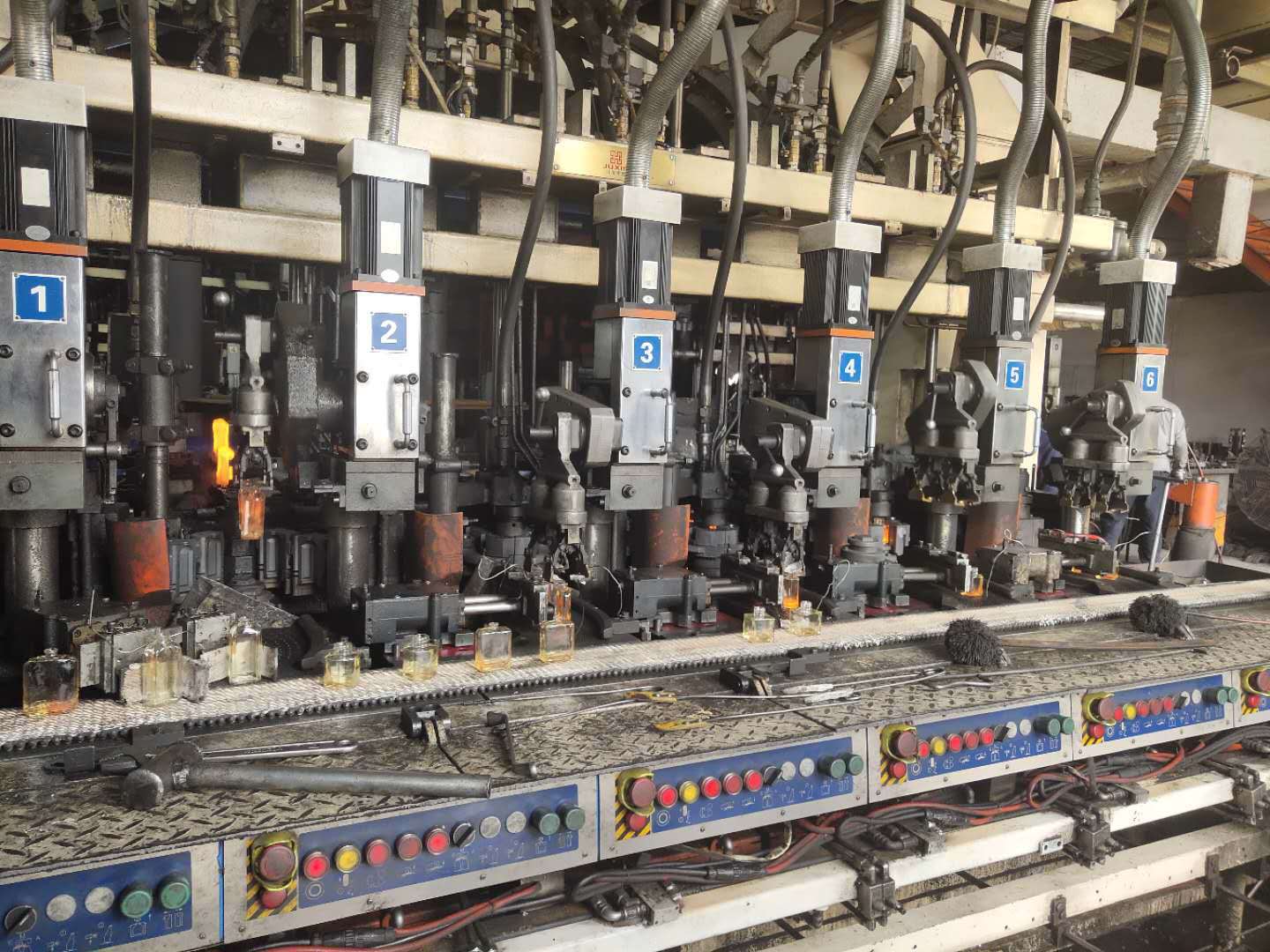 61aa1e24f83fe83989bc542833b881