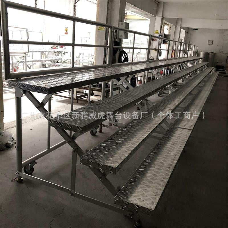 供应四层铝合金合影架学校折叠合唱台合影台可以移动折叠合影架