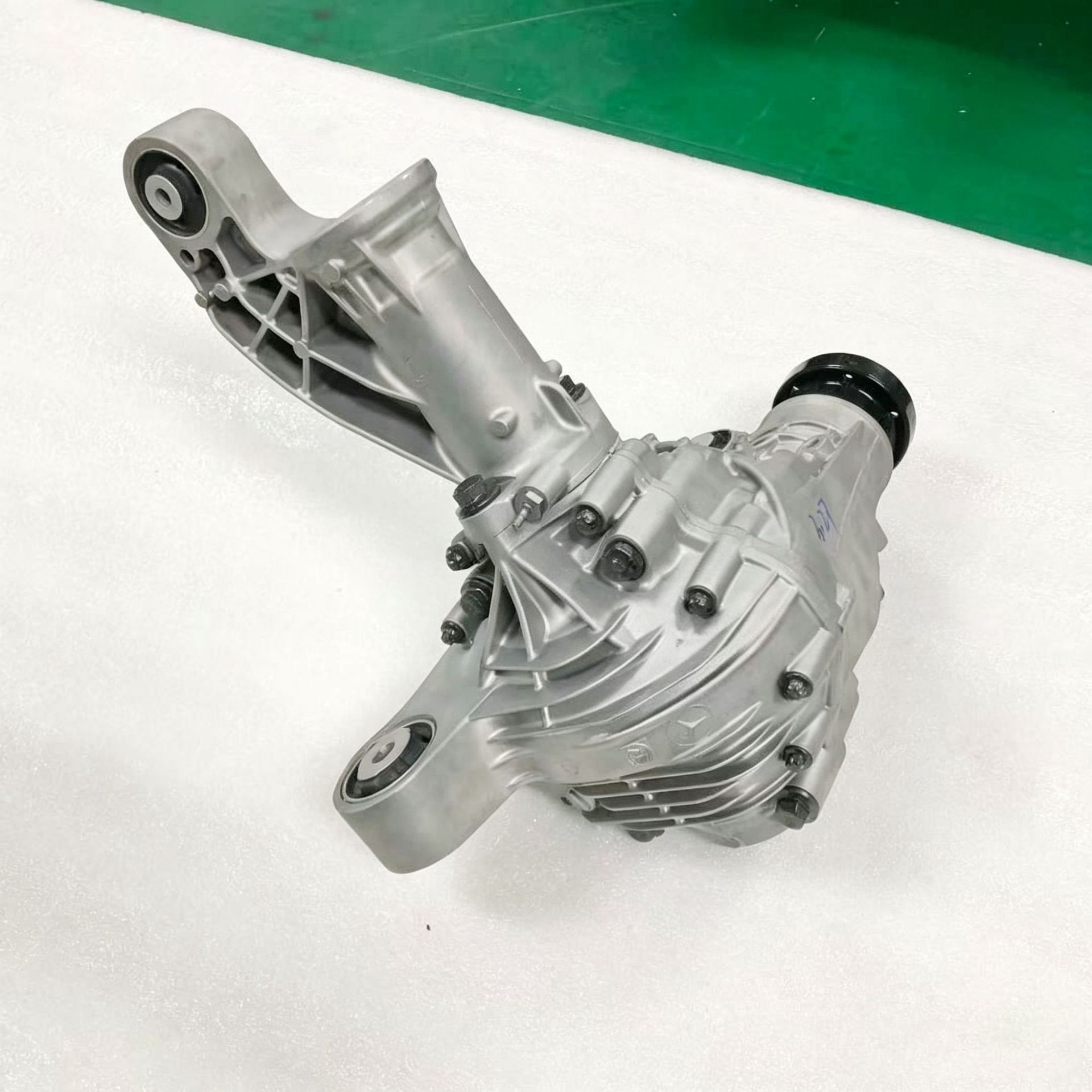 Jeep Grand Cherokee WK2 front differential assembly, 3.45 gear ratio, 4WD