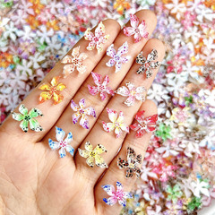 新商品の軟像氷晶百合花ネイルアクセサリー