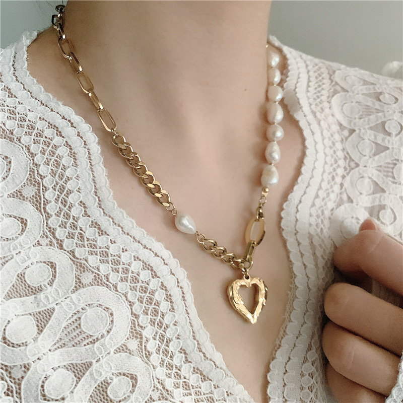 Baroque Thick Chain Pearl Hollow Heart-shape Necklace display picture 3