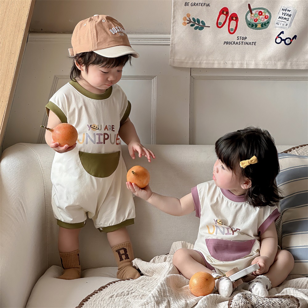 2024 nuevo verano hombres y mujeres bebé gatear traje dopamina dibujos animados ins viento contraste letras bolsillo bebé mameluco 1