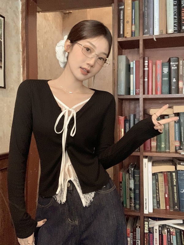 黑色辣妹风蕾丝拼接绑带假两件撞色t恤女秋季显瘦打底衫长袖上衣|undefined