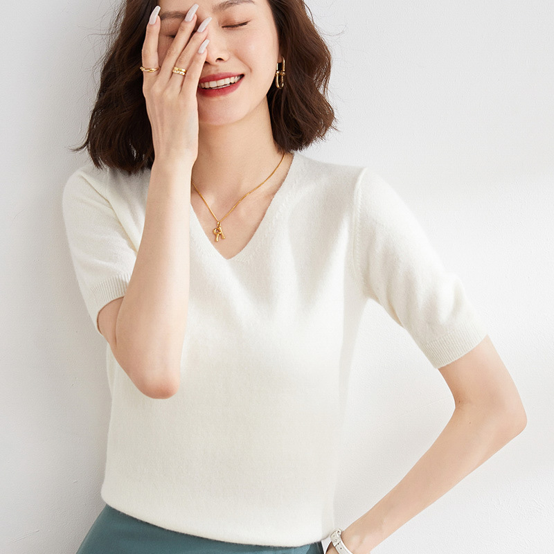 하얀색