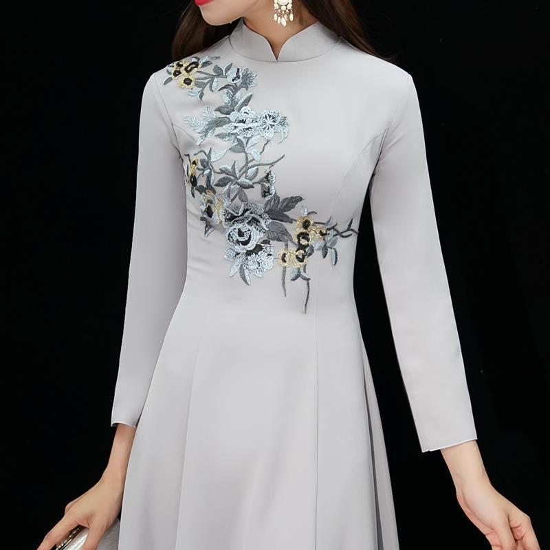 Cheongsam con bordado elaborado, nuevo estilo 2025, falda larga elegante y graciosa, cheongsam con dobladillo grande bordado por encima de la rodilla image 4