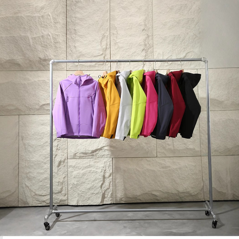 Dopamine color ~ lovers outdoor function waterproof tear-resistant breathable three-proof 2.0 soft shell charge jacket