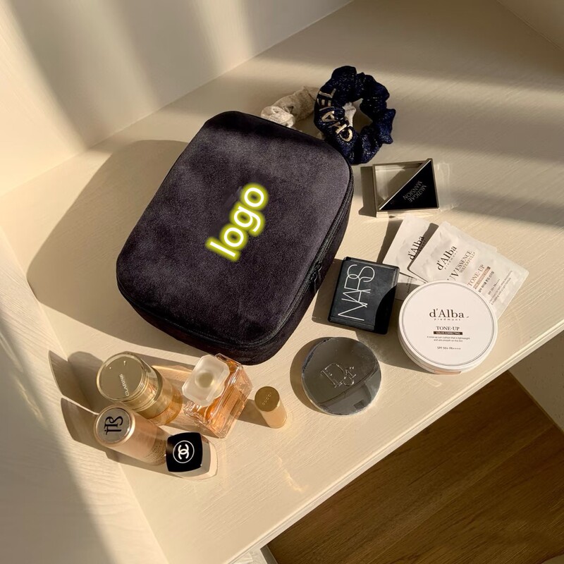 Xiaoxiang's New Velvet Cosmetic Bag Is Always Portable, Velvet Clutch Bag, Simple Carry-On Coin Lipstick Storage Bag Xiaoxiang's New Velvet Cosmetic Bag Is Always Portable, Velvet Clutch Bag, Simple Carry-On Coin Lipstick Storage Bag