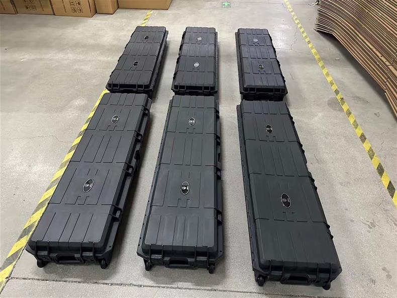 Universal car travel large-capacity roof luggage box, roof equipment box, three-proof car-mounted explosion-proof box