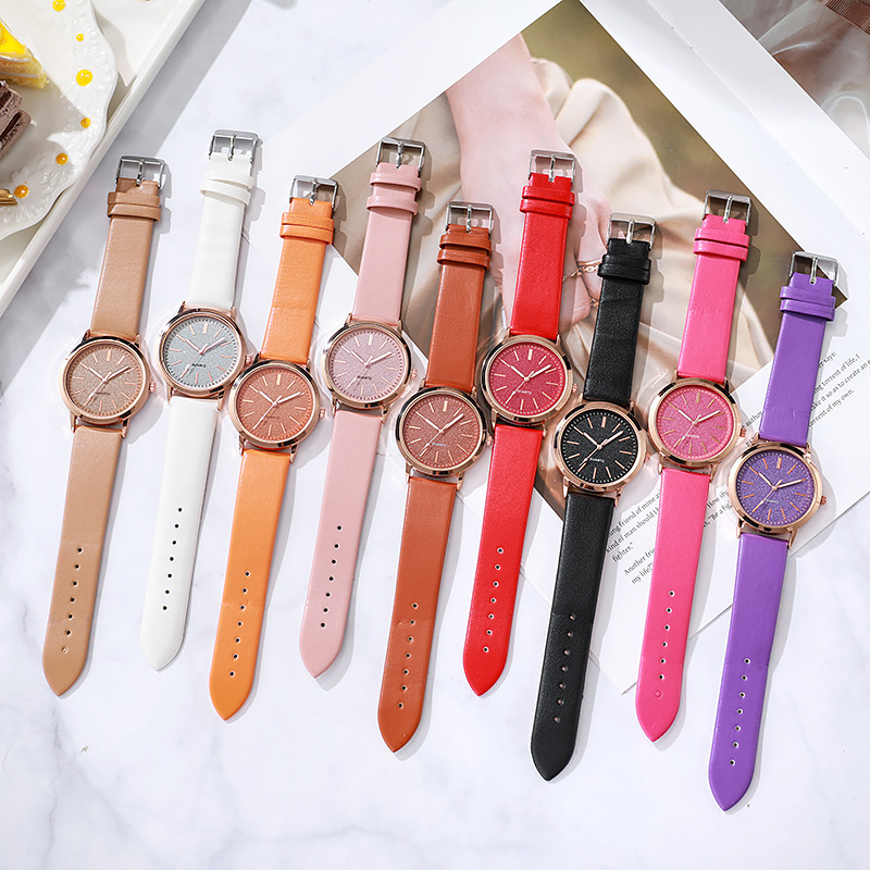 2024 reloj de nuevo producto Student Party Reloj para mujer Versión coreana de la correa de la pu de aleación Reloj de cuarzo Reloj de moda para mujer Blanco