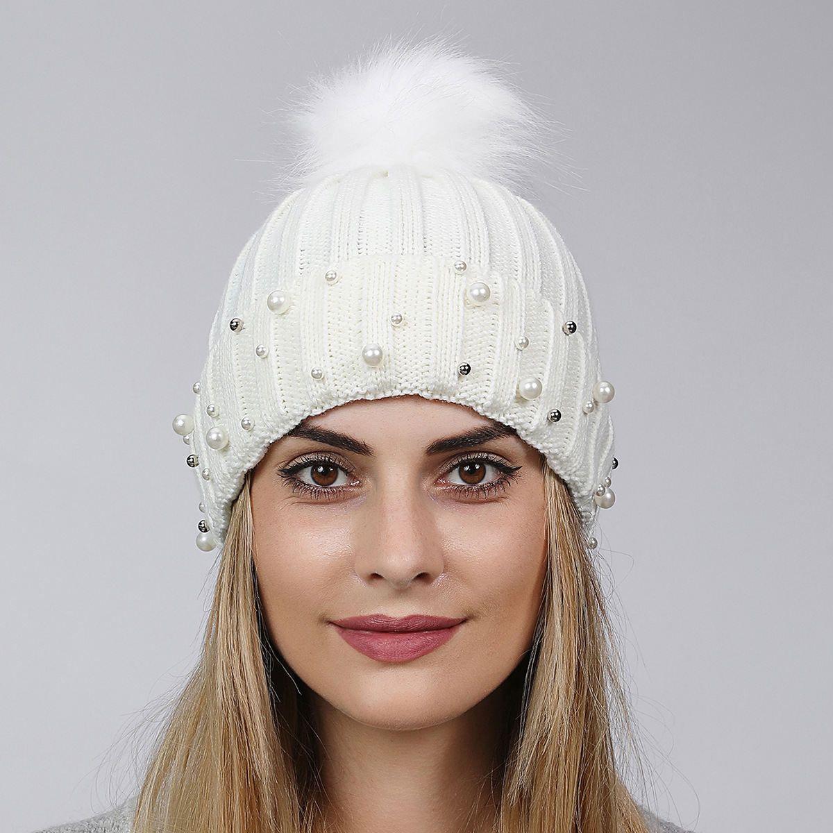 Women's Fashion Solid Color Pom Poms Pearl Crimping Wool Cap display picture 3