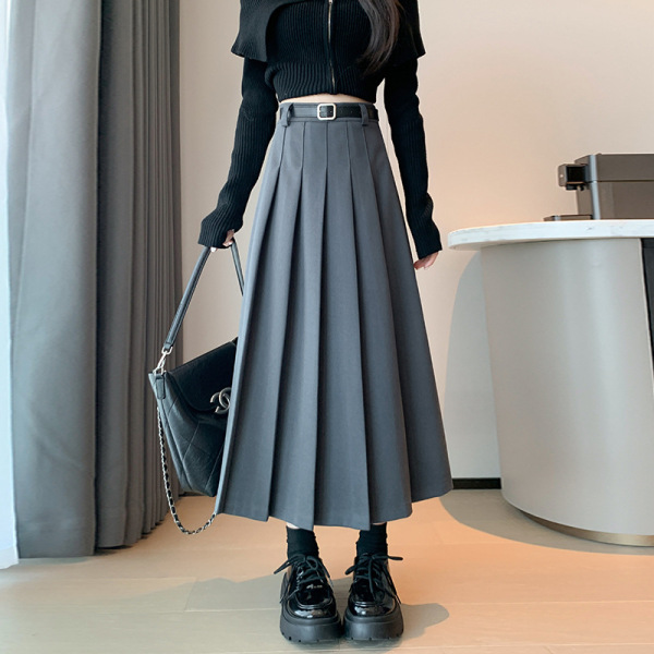 Fitted demi-season pleated skirt