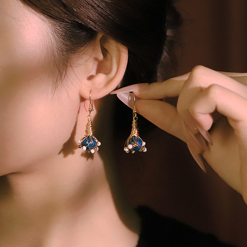 Perla natural cianita alambre aretes aretes aretes ligeros aretes de lujo aretes diseñados a mano aretes de alta sensación