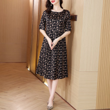 时尚感圆领印花连衣裙女高端桑蚕丝宽松小众复古优雅简约妈妈裙子