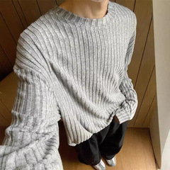 薄い灰色のニットの長袖のtシャツの男性の春と秋のcleanfitの底のシャツの怠惰な風の高級感の丸首のパーカー