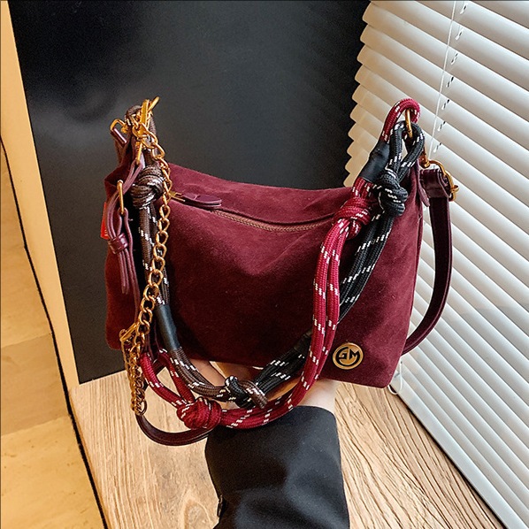 2025 invierno nuevo estilo de transporte exterior versátil bolso de brazo portátil de alta calidad bolso de hombro de lana suave bolso de mochila