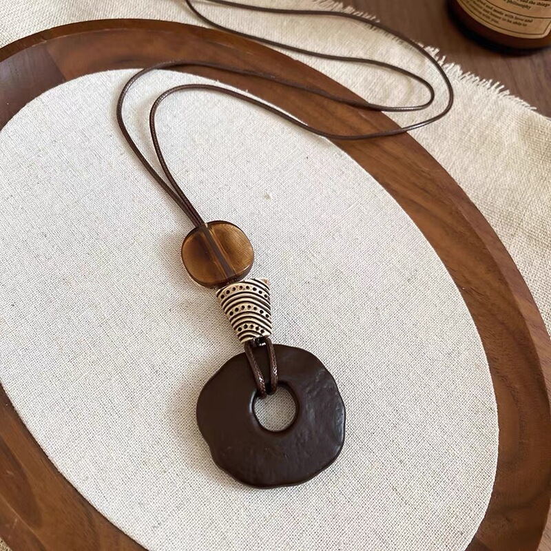 Vintage Brown Pendant Long Necklace for Women, New Chinese Style Summer Sweater Chain, Clothing Decoration Accessory