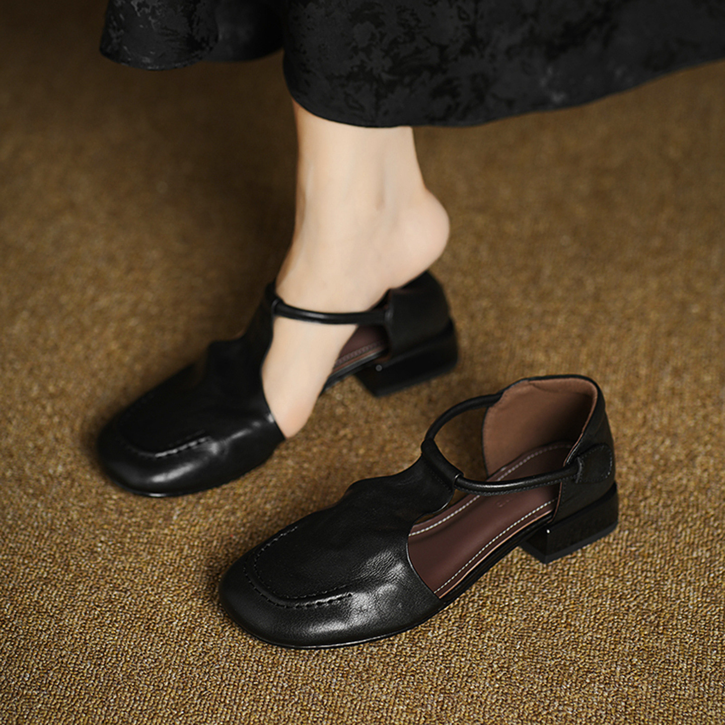 Dép sandal nữ quai ngang mũi tròn đế bằng da bò phong cách retro — màu nâu