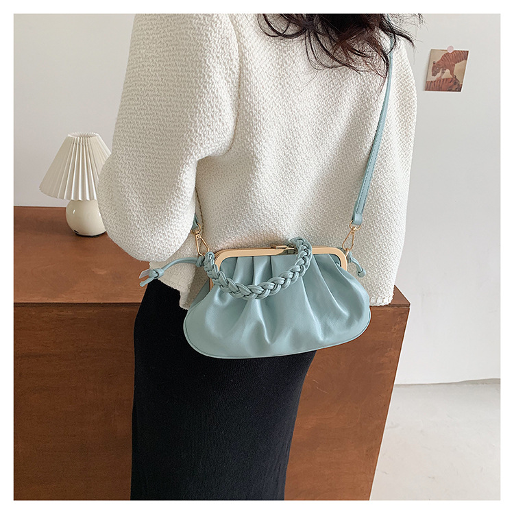 Wholesale Korean Style Pleated Single Shoulder Messenger Cloud Bag Nihaojewelry display picture 13