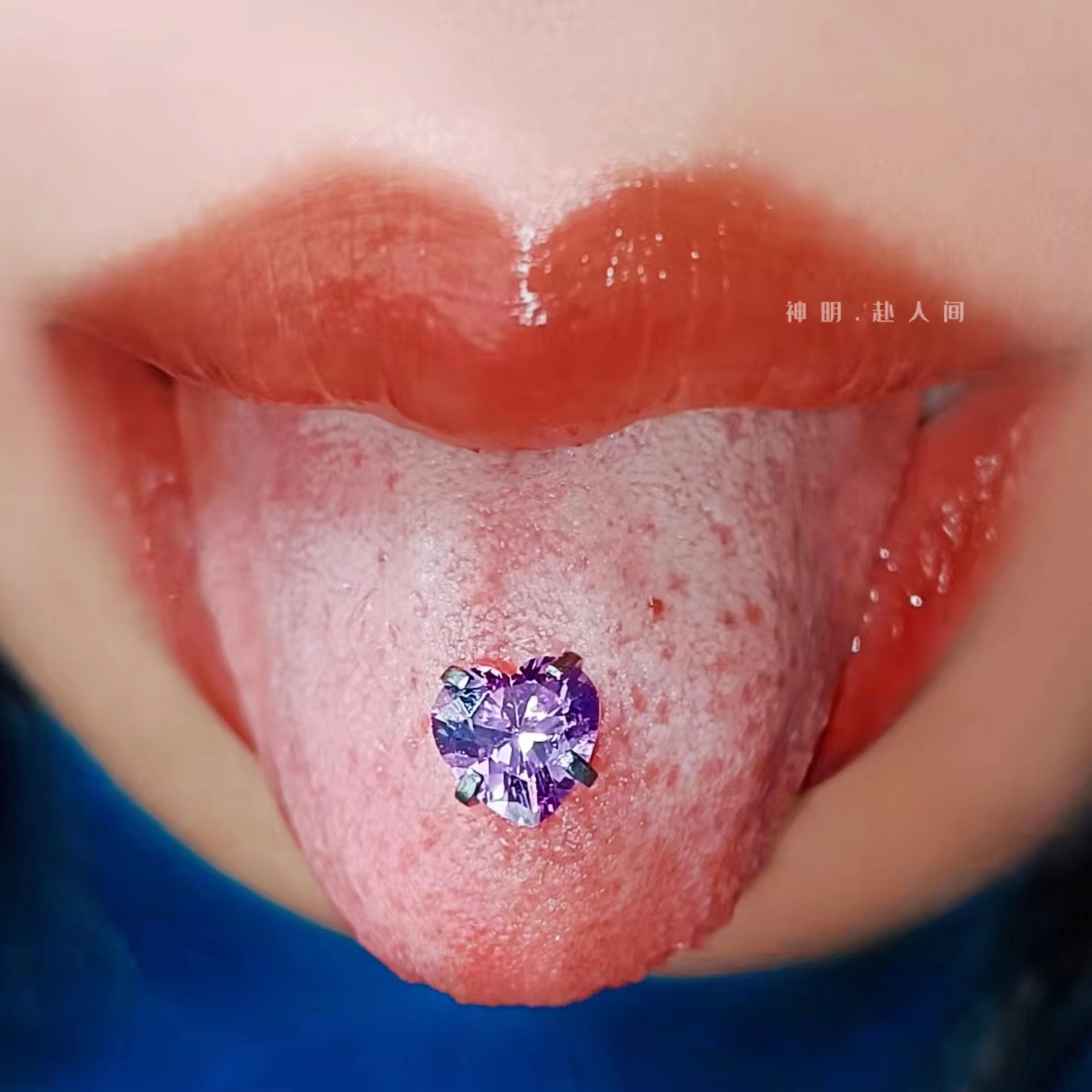 16G labret stud size and finish detail