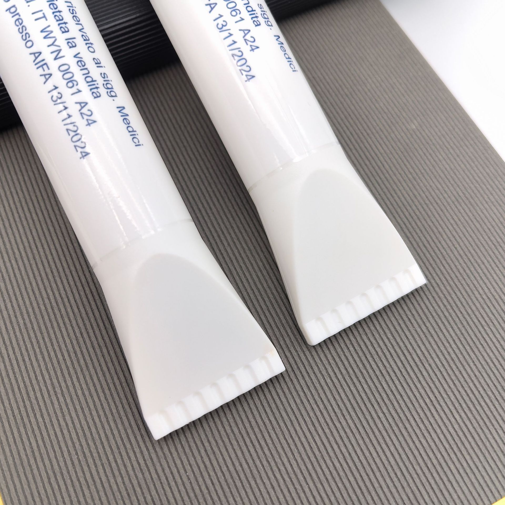 Promoción médica transfronteriza Pluma de modelado de pasta de dientes Material plástico Bolígrafo publicitario de transferencia de calor Promoción de regalos Pluma resaltador de pasta de dientes