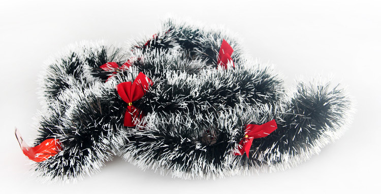 Joulukuusen koristeet Joulukoristeet Joulun värinauhat Joulukoristeet tummanvihreä valkoinen reunus rusetilla_voghion.com