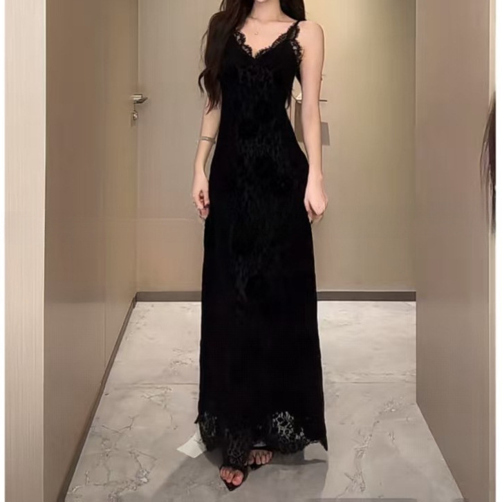 2025年蕾丝拼接显贵气吊带连衣裙女秋冬百搭新款裙子修身辣妹短裙|undefined