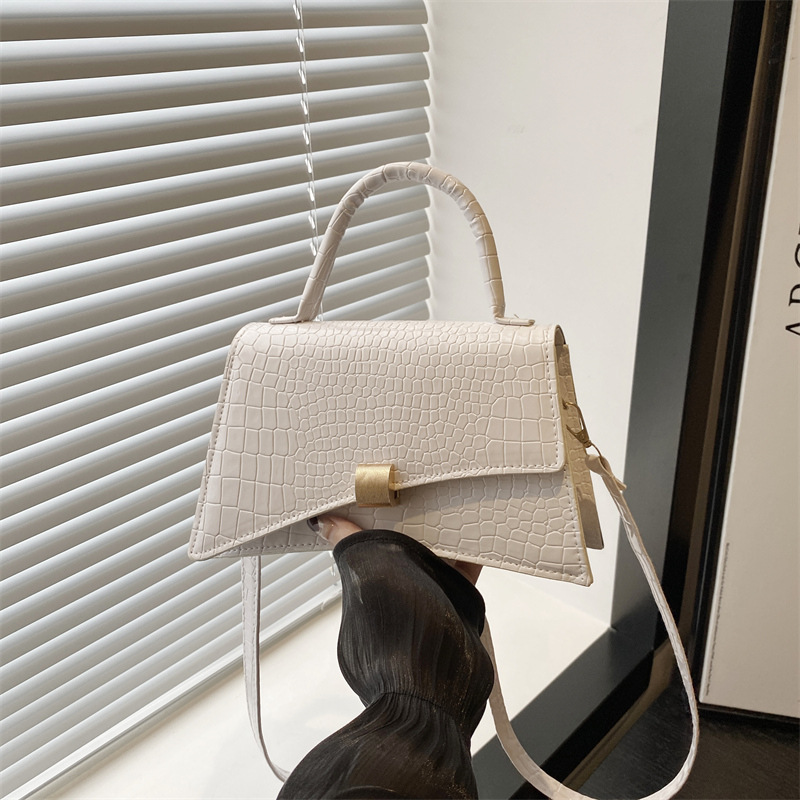 Bolso de axila retro simple 2024 invierno nuevo bolso cuadrado pequeño de moda patrón de cocodrilo bolso pequeño de un solo hombro de moda occidental