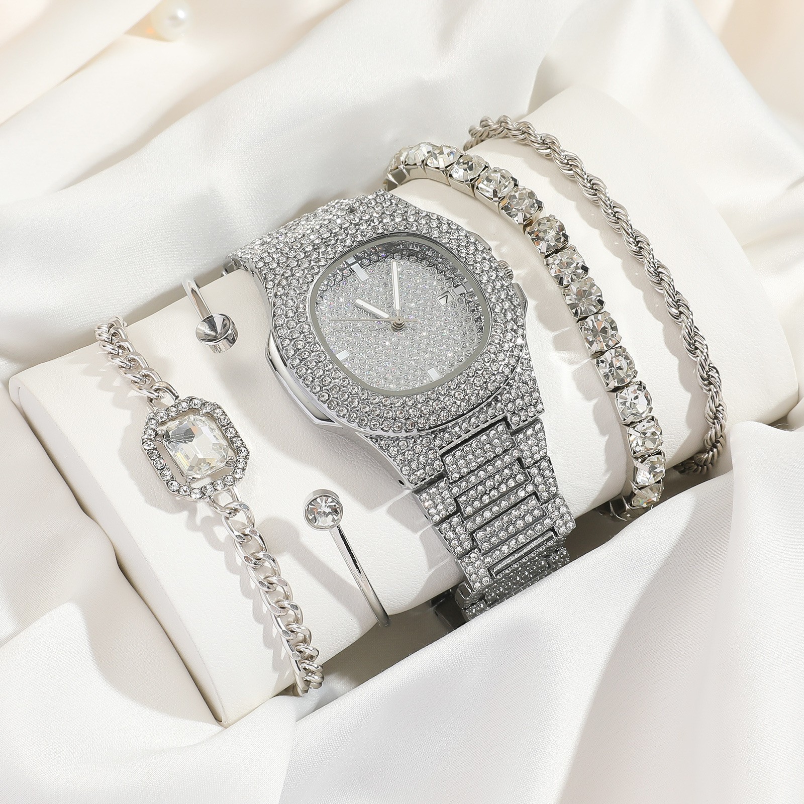 Round Full Diamond Watch suit