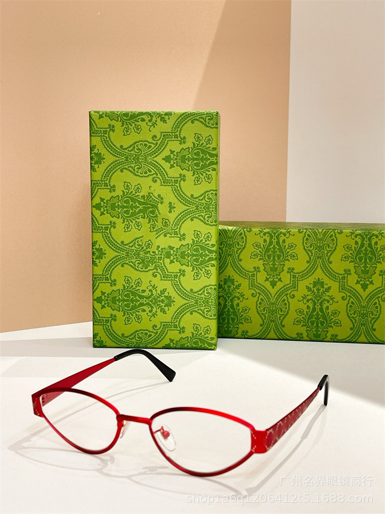 Red and transparent (with box)