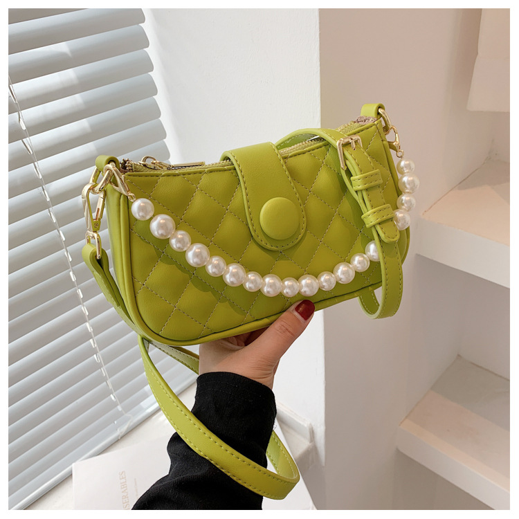 Fashion Pearl Chain Shoulder Underarm Bag display picture 6
