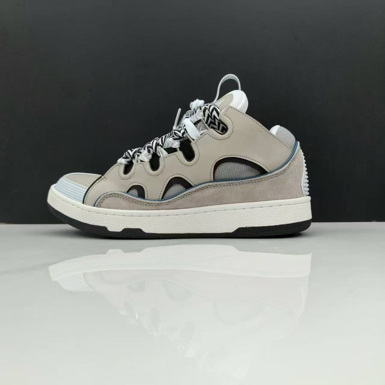 Nuevas zapatillas deportivas casuales unisex de la marca L para comercio exterior, con parches de cuero, cordones, estilo retro, graffiti y diseño de papá. image 26
