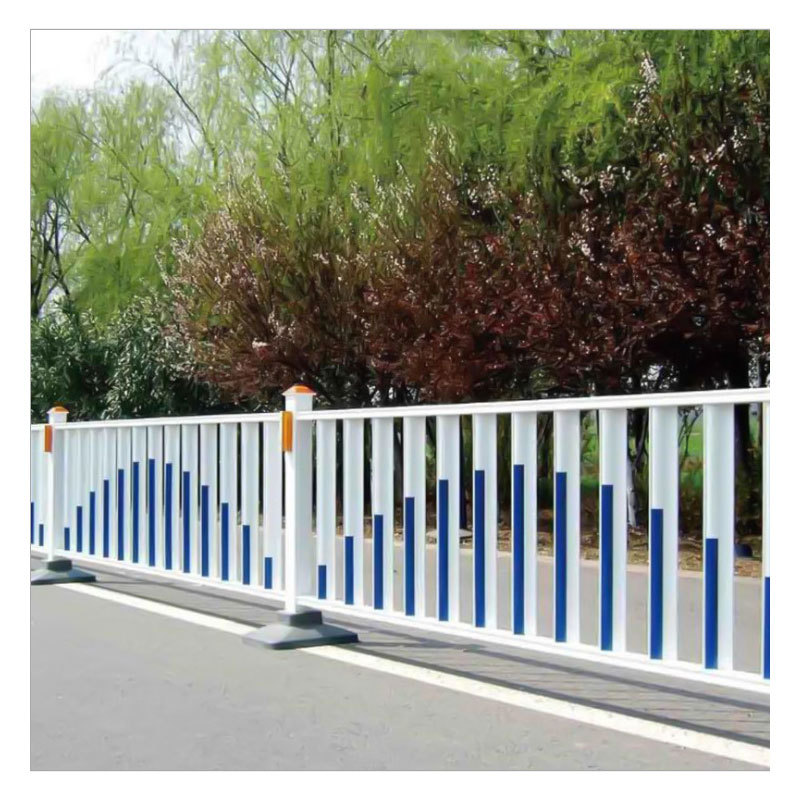 厂家供应交通人行道路护栏网 马公路隔离防护栏 市政道路中央护栏