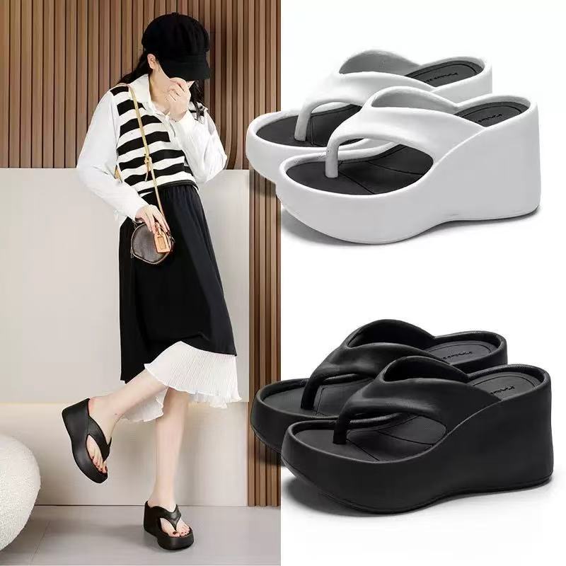 Internet Celebrous Hot Hot Girl Flip-flops Women's Summer Slim Breathable Beach Sandals and Slippers Small High Heels