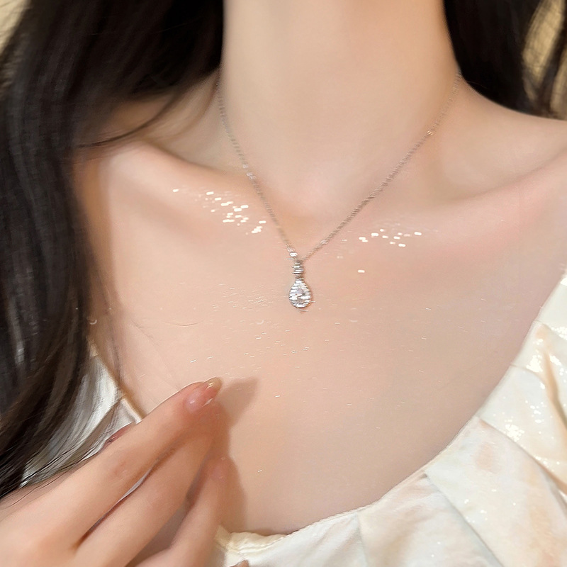 Titanium Steel Non-Fading Mermaid Tear Drop Zircon Pendant Necklace Women's Accessible Luxury Clavicle Chain Elegant Versatile Neck Necklace Accessories