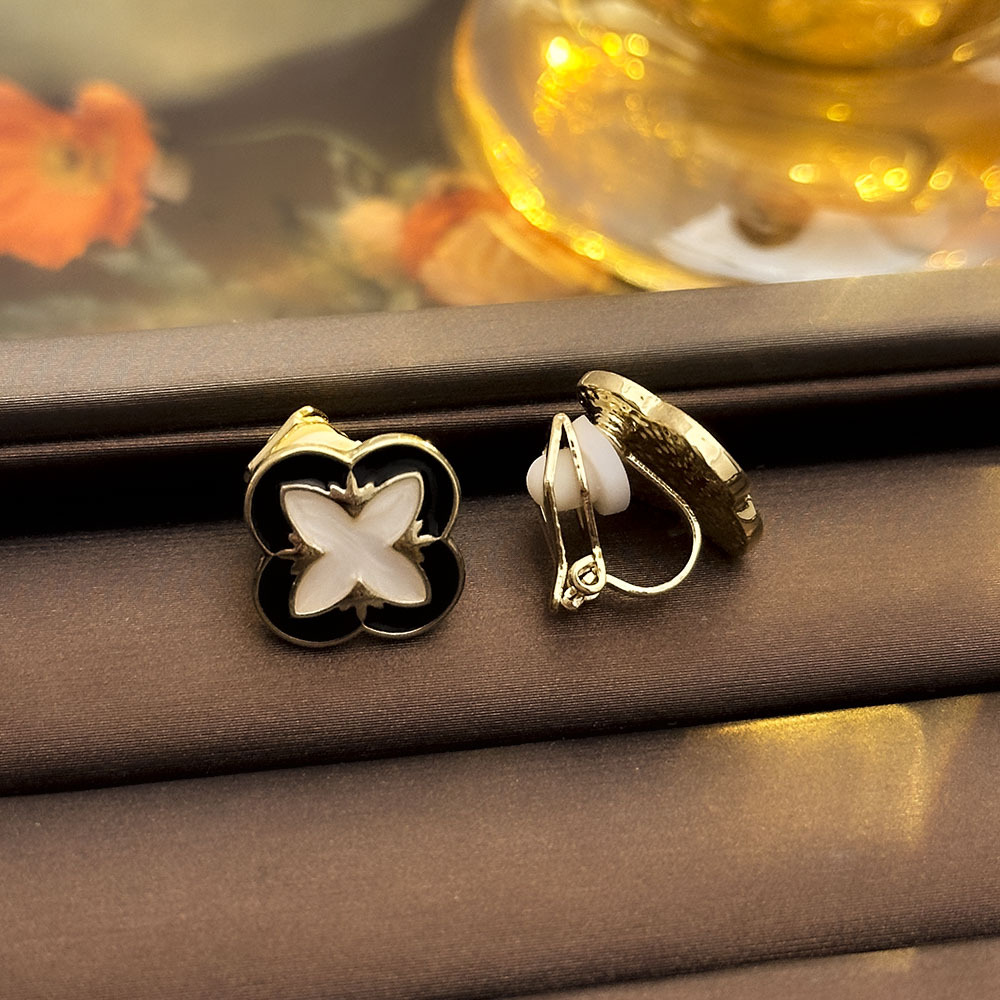 Pinzas para las orejas de flores vidriadas de goteo coreanas, sin agujeros para las orejas, sin dolor, pendientes de temperamento de alta calidad, elegantes y de moda, accesorios para las orejas simples, mujeres