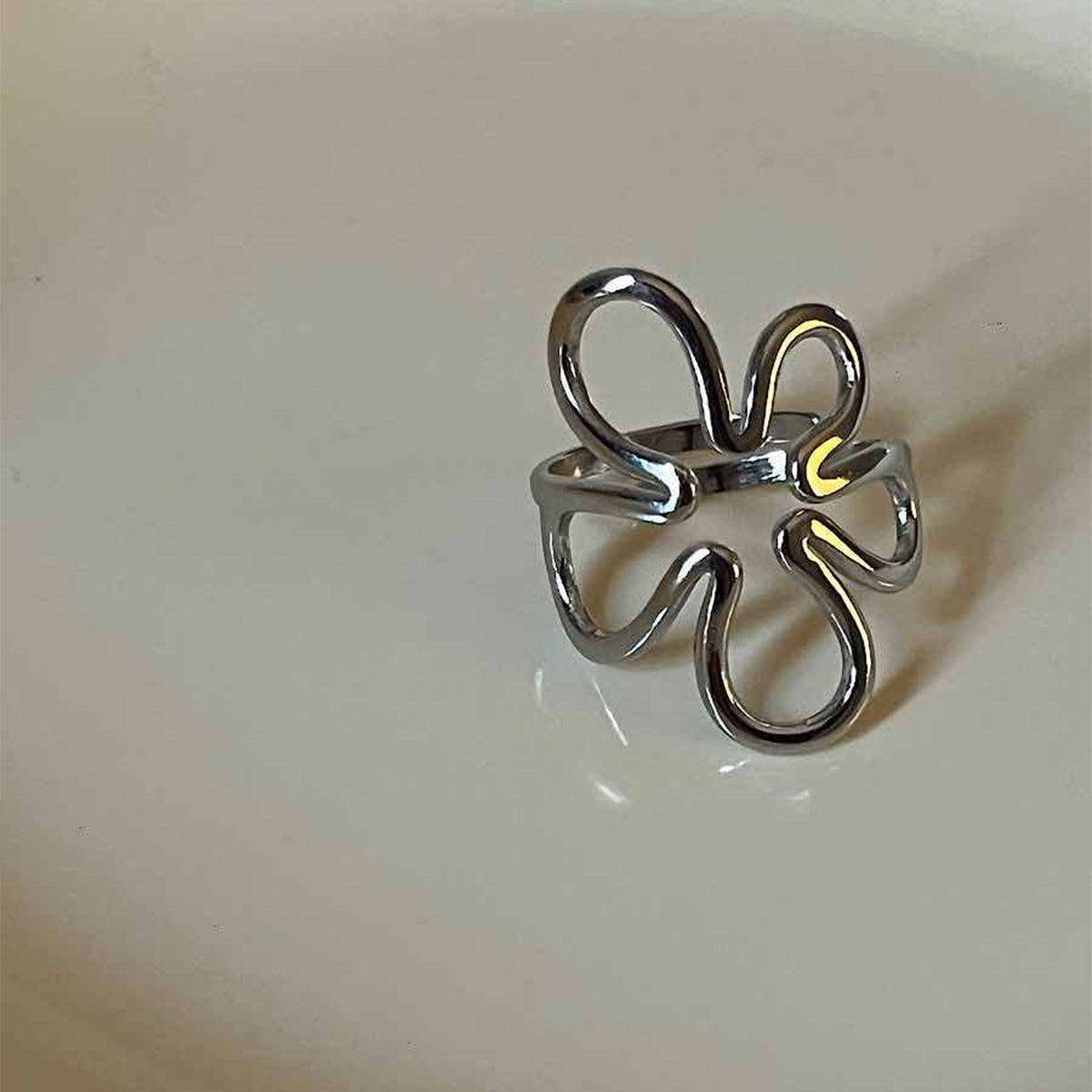 Hollow Flower Open Fashion Simple Versatile Index Finger Unique Niche Design Sense Ring_voghion.com