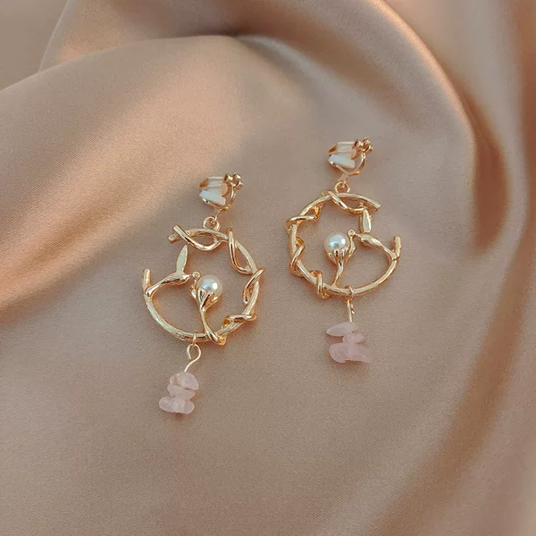 Clip-On Earrings for Women Without Pierced Ears, Retro Hong Kong Style, Super Fairy-Like Ear Hooks, Slimming Effect for Round Faces, Elegant and Simple Earrings