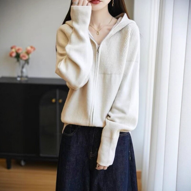 Knitted Cardigan Sweater for Women 2025 New Winter Style Lazy Chic Fashionable Autumn and Winter Loose Zipper Hooded Jacket