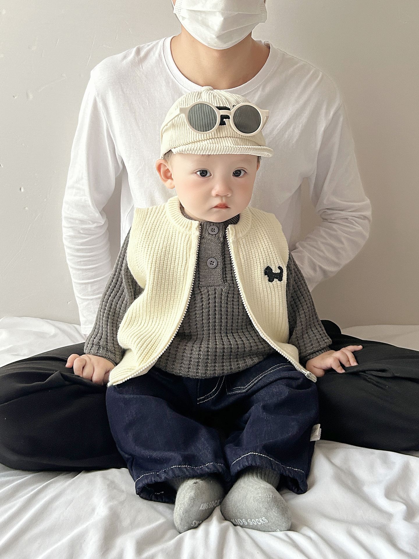 Baby otoño y invierno nuevo chaleco de punto, suéter casual coreano para hombres y mujeres, chaleco de punto caliente para bebés, marea de hombro