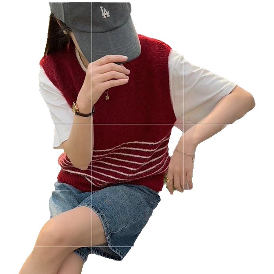 Retro knitted autumn vest