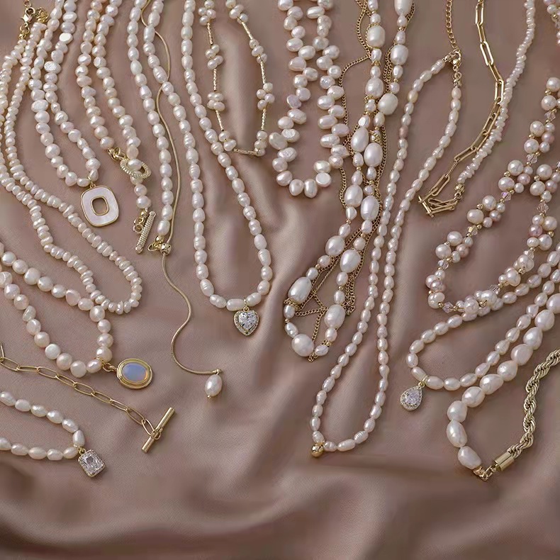 Collier vintage d'eau douce, style baroque français, serti de zircon et orné de perles de style européen et américain._voghion.com